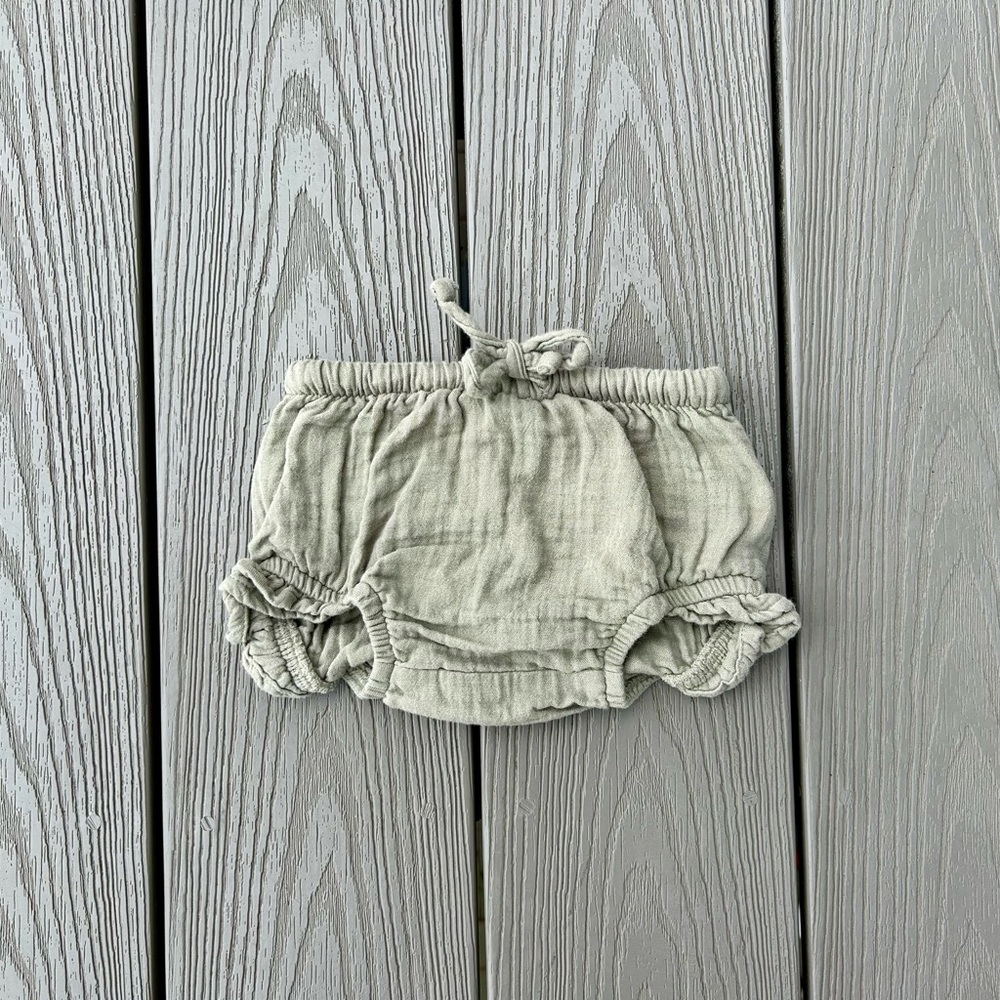 Nature Baby green muslin bloomers